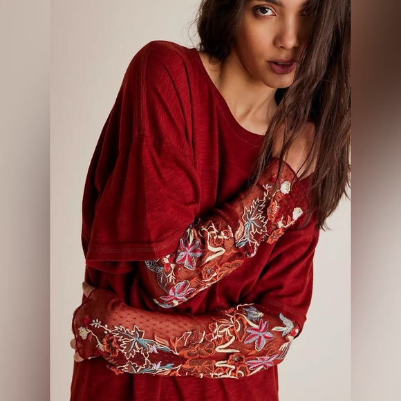 FREE PEOPLE GARDENER TEE - Picture 2 of 8